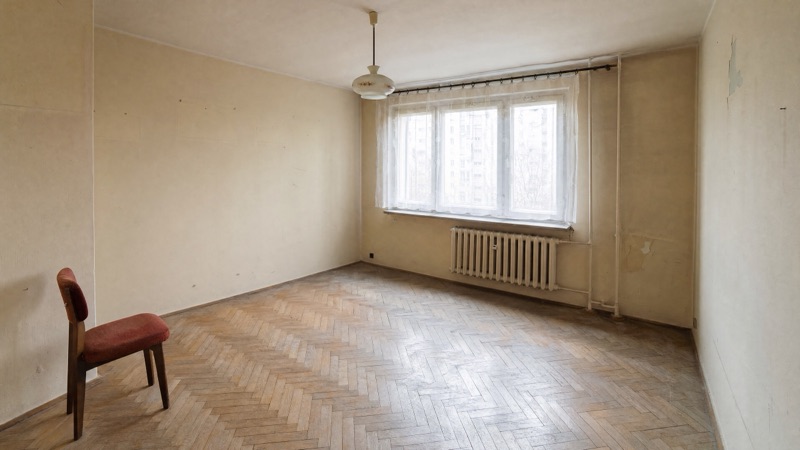 Puste mieszkanie z parkietem w starym budownictwie - kupię mieszkanie do remontu