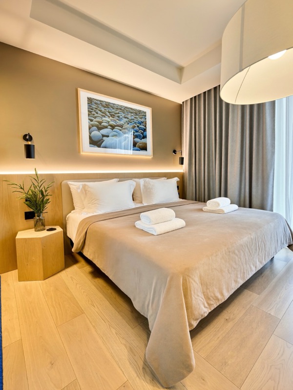Sypialnia w nowoczesnym apartamencie - Agent nieruchomości Chojnice